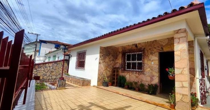 Fachada — Pousada Sinhazinha